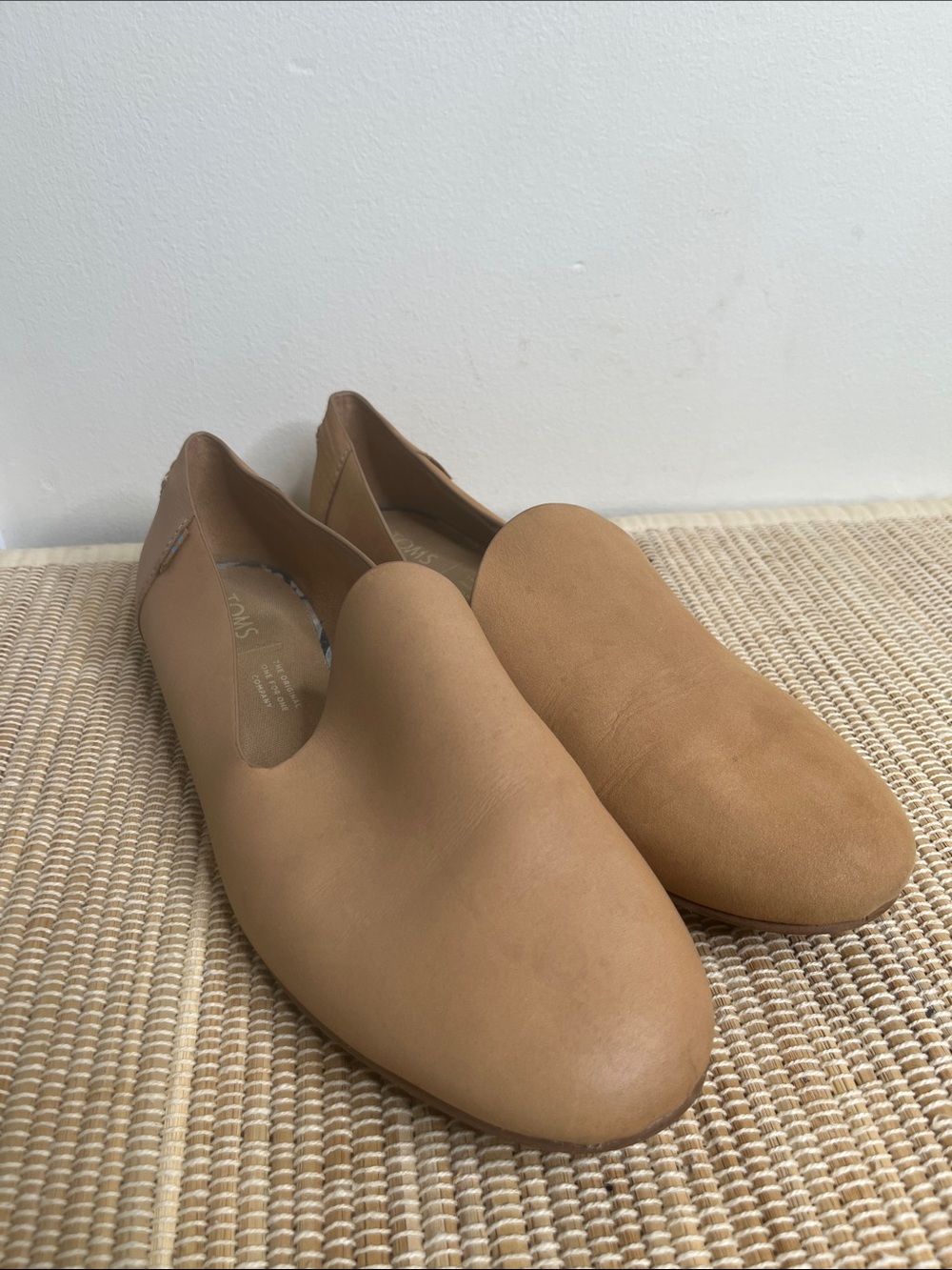 Toms Darcy Tan Nubuck Leather Slip-On Flats Size 8